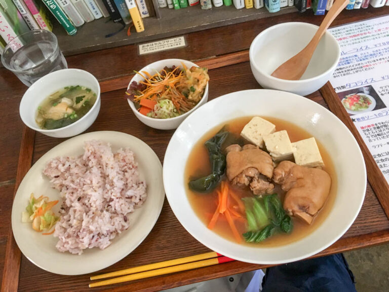 豚足定食の写真